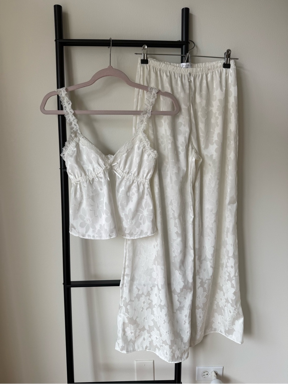 Waverles Avery Bridal Jacquard Set